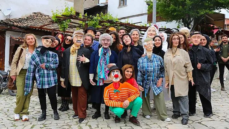 Tarihi kentte canlı kukla gösterisi 