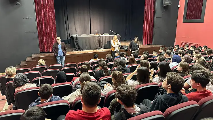 Tiyatrolar haftası dolu dolu geçti