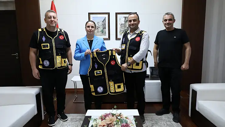 TRAC ve Pedaldaşlar Bisiklet Kulübü'nden Vali Arslan'a Ziyaret