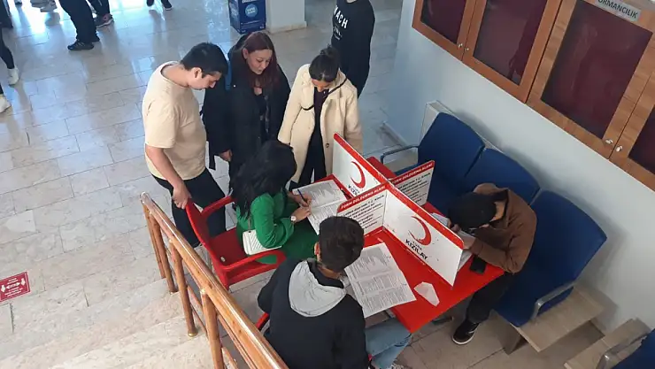 Ulus Meslek Yüksekokulunda kan bağışı etkinliği 