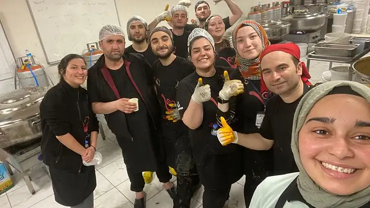 Üniversiteli öğrenciler gönül sofraları kuruyorlar