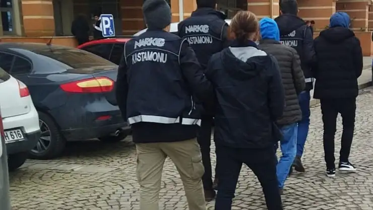 Uyuşturucu operasyonunda yakalanan 2 kişi tutuklandı