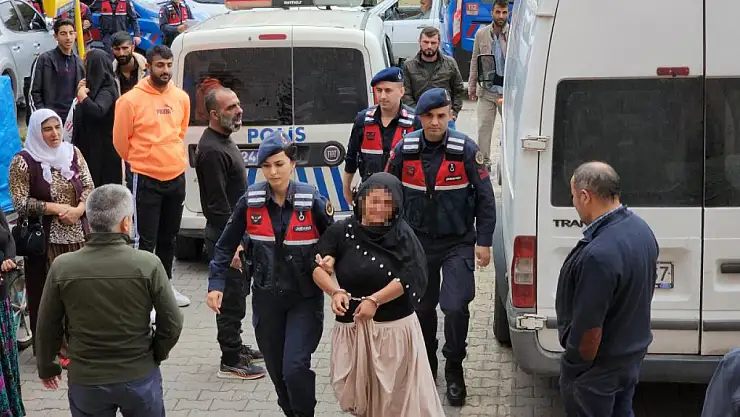 Uyuşturucu satıcısı kadın adliyeye ağlayarak girdi