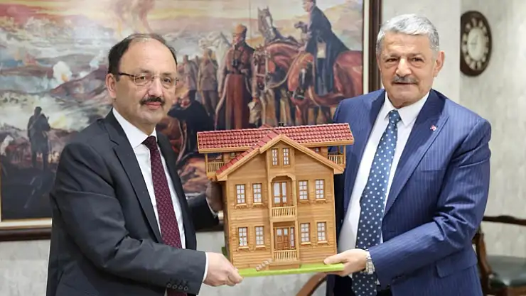 Vali Güner veda ziyaretlerine başladı
