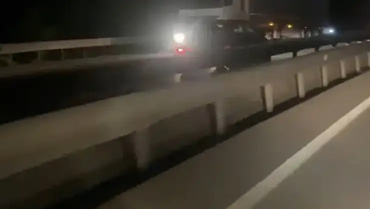 Ters şeritte ilerleyen otomobil korku saçtı