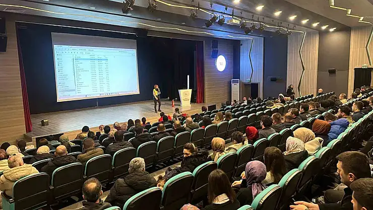 Yangın tüpü ile söndürme yaptılar