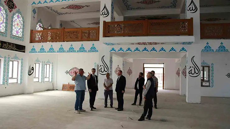 Yapımı devam eden camide son rötuşlar