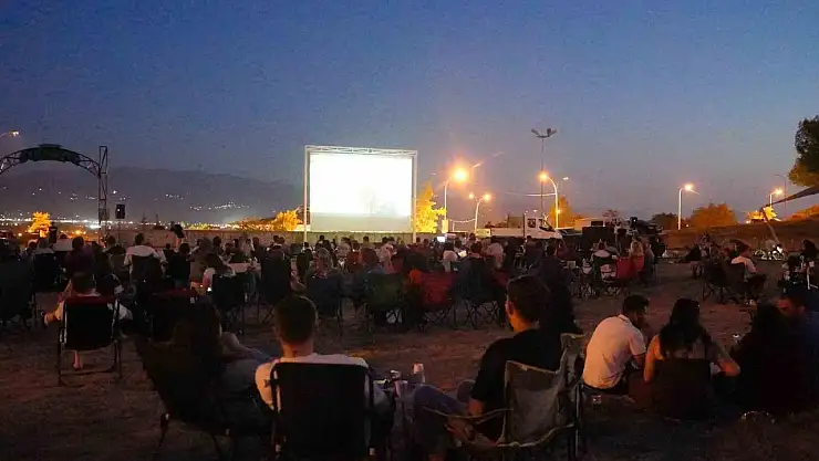 Yaz sinema geceleri başladı