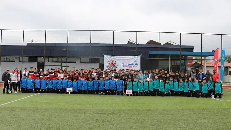 Yıldızlar Futbol Türkiye finalleri Düzce'de başladı