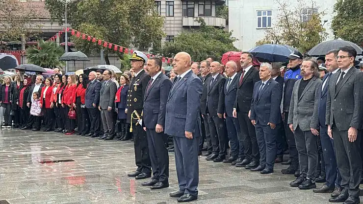 Zonguldak'ta 29 Ekim Cumhuriyet Bayramı çelenk töreni gerçekleştirildi