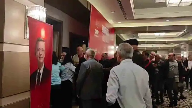 Zonguldak'ta CHP'nin kongresinde yumruklu kavga