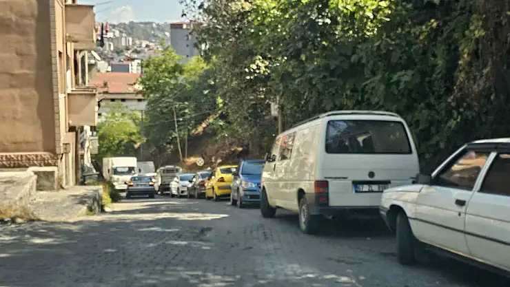 Zonguldak'ta hatalı park çileden çıkarttı vatandaşlar 'duba' istiyor