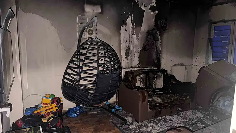 Alaplı'da bir evde çıkan yangında oda zarar gördü