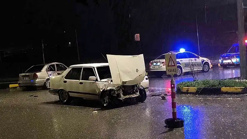 Bartın'da sağanak yağış kazayı beraberinde getirdi: 2 yaralı