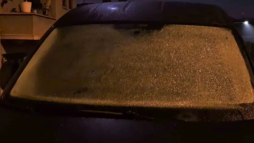 Bartın'da sıcaklık 4 dereceye kadar düştü araç camları buz tuttu