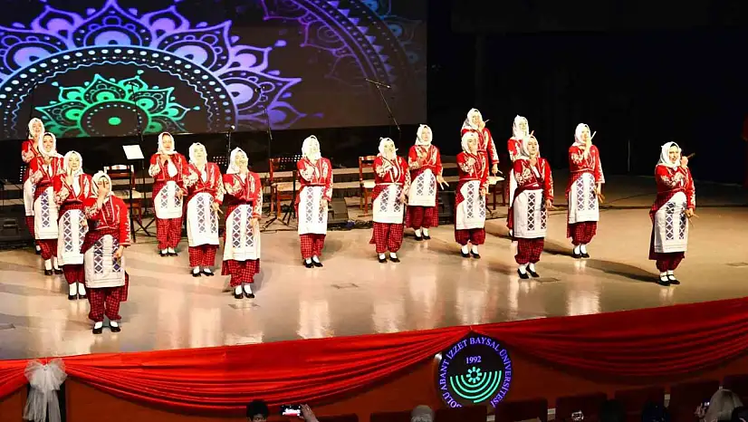 Bolu'da öğretmenlerden unutulmaz kültür ve sanat gecesi