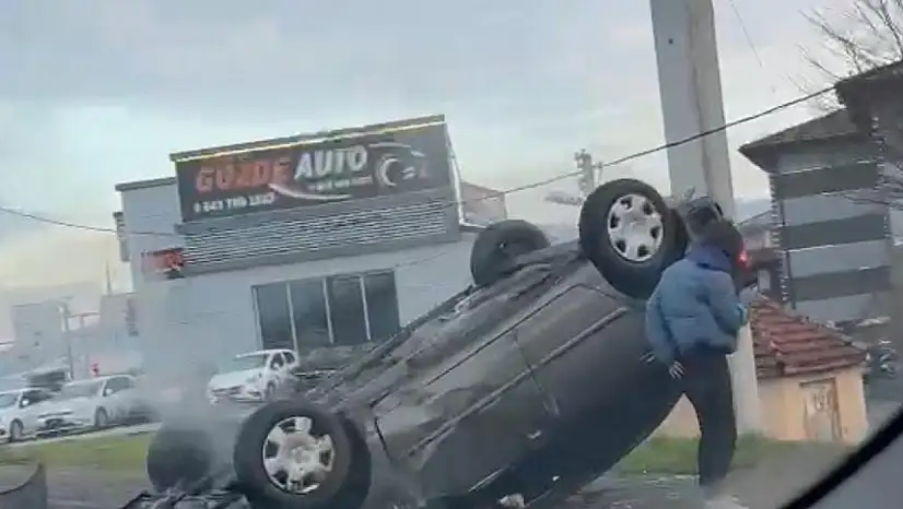 Çaycuma'da otomobil takla attı