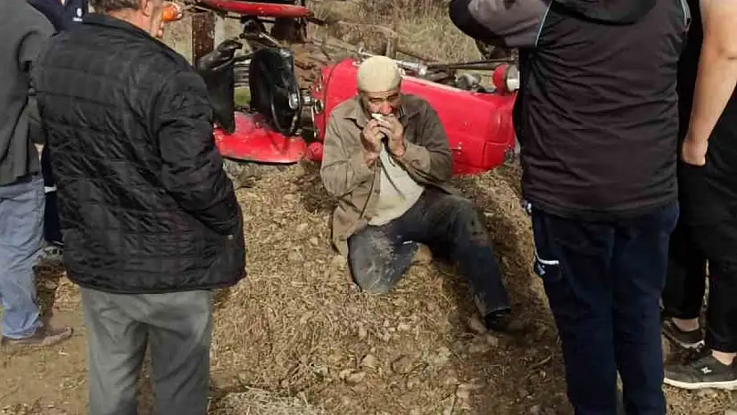 Cenaze aracı ile traktör çarpıştı: 4 yaralı