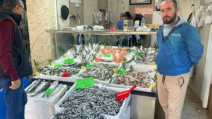 Düzce'de balık fiyatları düşerken, vatandaşlar balığa yöneliyor