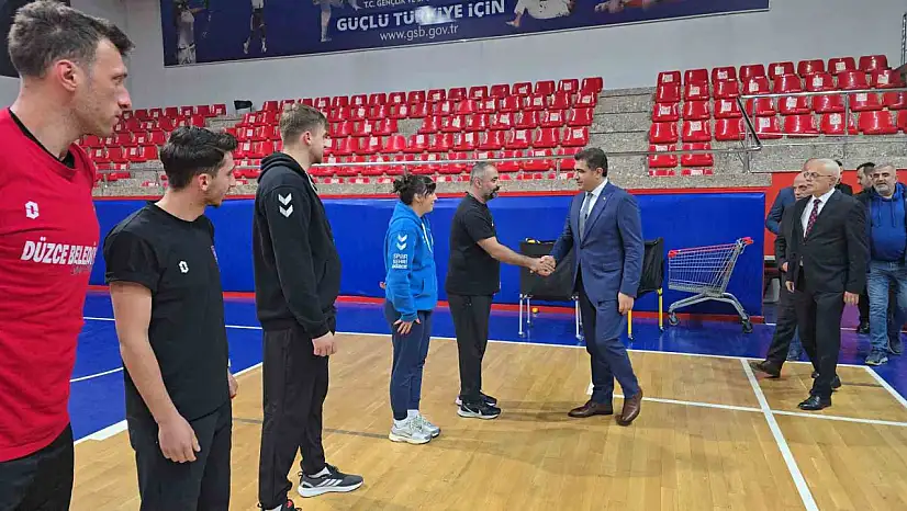 Düzce'de kritik maç öncesi Vali Aslan'dan destek çağrısı