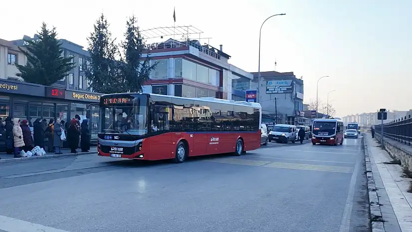 Düzce'de öğrenciye 1 biniş 9.60 lira oldu