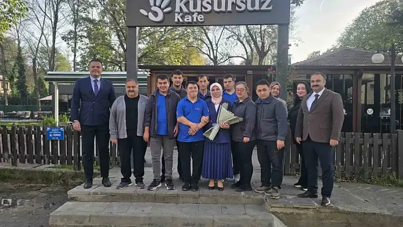 Düzce İl Milli Eğitim Müdürü'nden Kusursuz Kafe'ye ziyaret