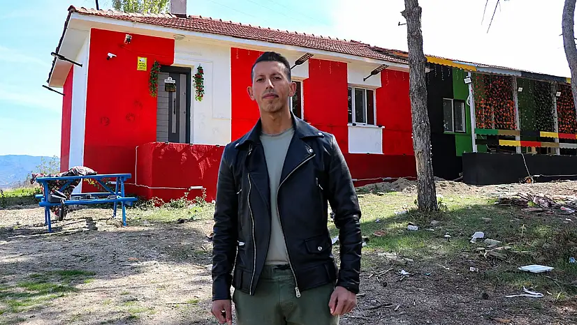Hem imam hem de öğretmen: Atıl haldeki okulu, gençlik merkezine çevirdiler