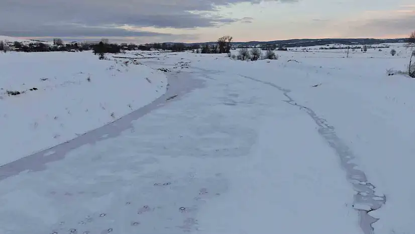 Dereler, barajlar ve göletler dondu