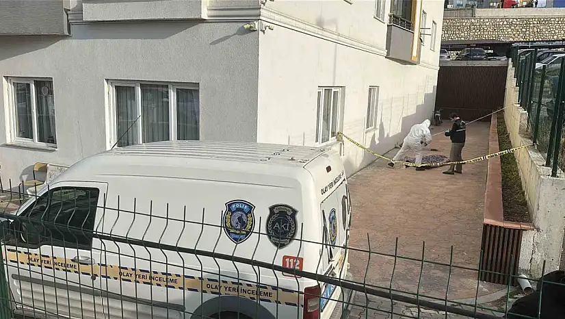Kastamonu'da 7'nci kattaki balkondan düşen genç hayatını kaybetti