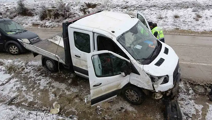 Kastamonu'da işçileri taşıyan kamyonet yan yattı: 7 yaralı