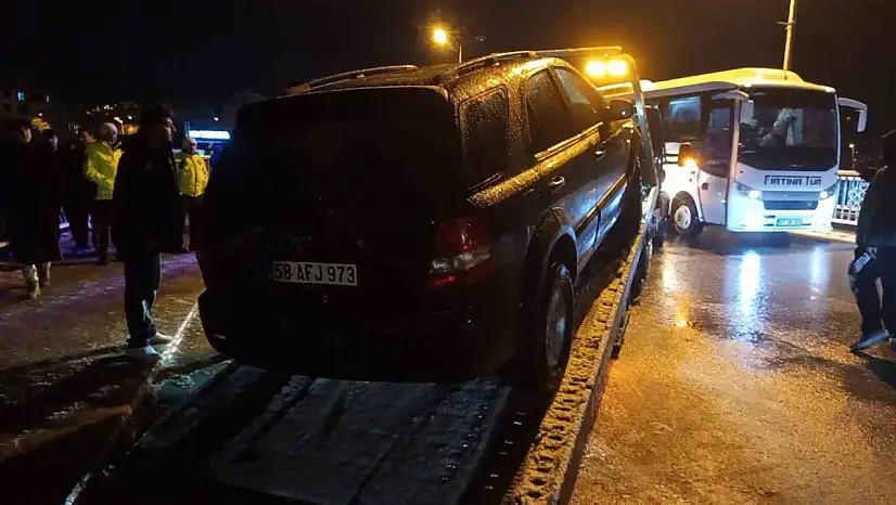 Nehre düşmekten son anda kurtuldu