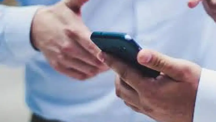 Kuyumcu çalışanı müşterileri dolandırdı