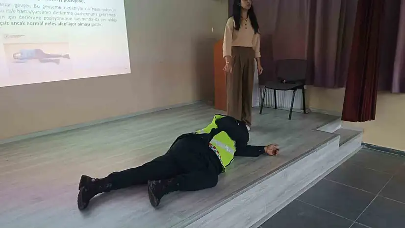 Mudurnu'da servis şoförlerine ilk yardım eğitimi verildi