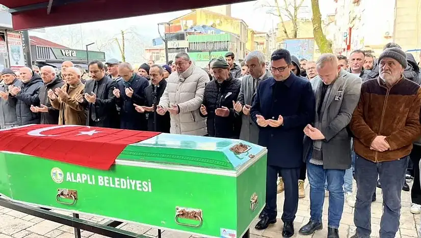Ölü bulunan adliye çalışanı defnedildi