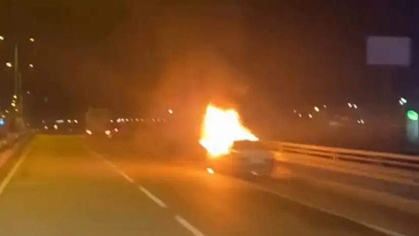 Seyir halindeki otomobil alevlere teslim oldu