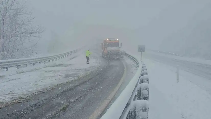 Zonguldak-Ereğli yolunda sürücülere kar engeli