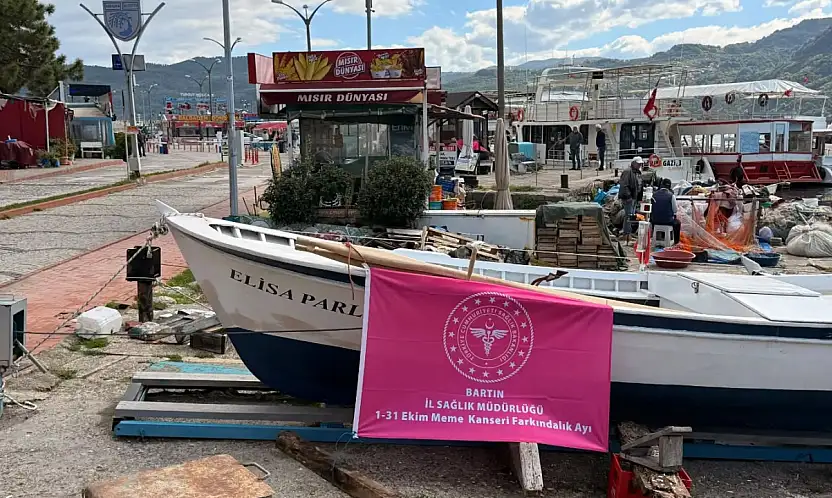 Amasra Limanı'nda Meme Kanseri Farkındalığı