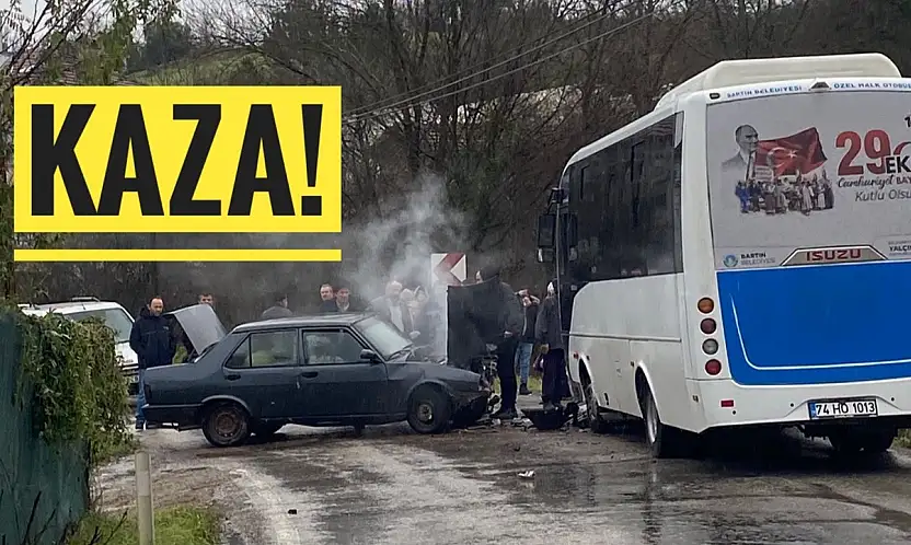 Halk otobüsüyle çarpıştı