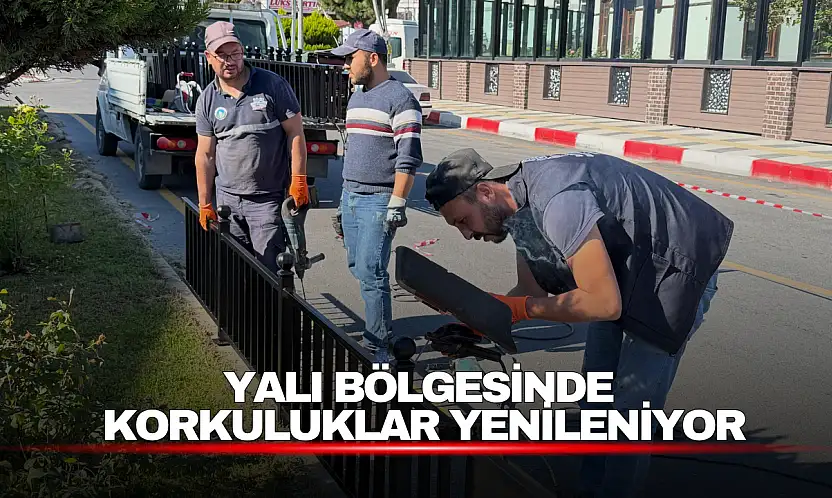 Yalı Bölgesinde Korkuluklar Yenileniyor