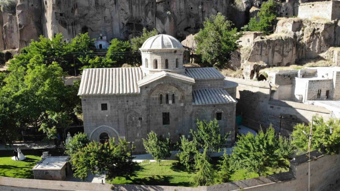 17 asırlık Kilise Camii ihtişamıyla turistleri cezbediyor