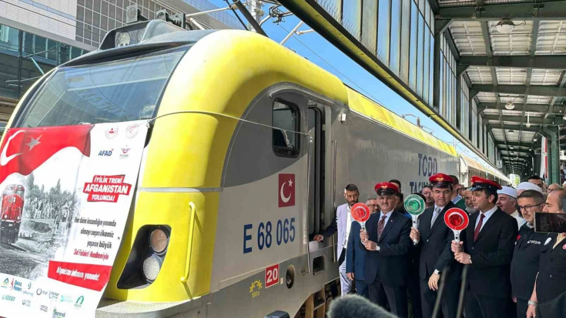 Afganistan'a yardım malzemesi taşıyacak 'İyilik Treni'nin 20'incisi Ankara'dan hareket etti