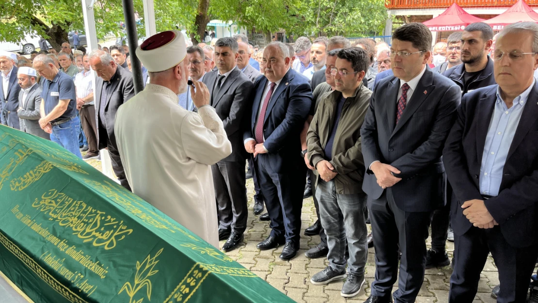 Bakan Tunç cenaze törenine katıldı