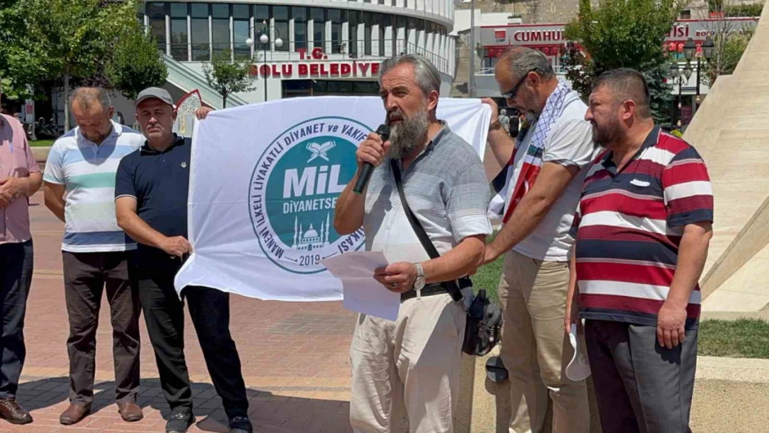 Din görevlileri Tanju Özcan'ı protesto etti