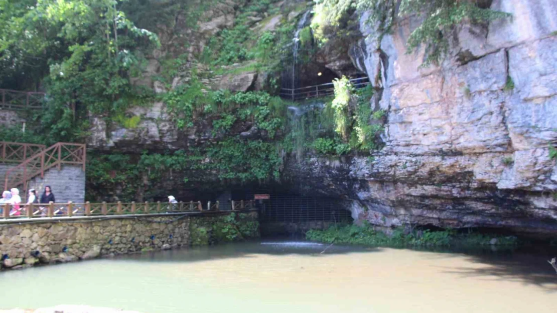 Dünyanın en uzun ikinci mağarasına Arap turist akını