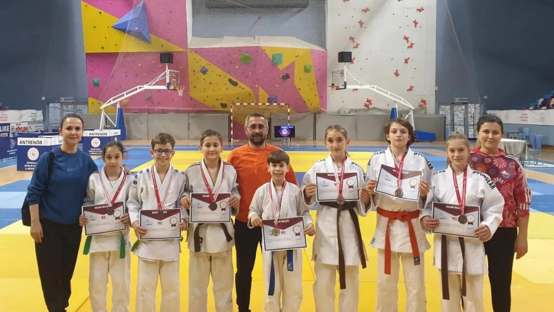Düzceli judocular 7 madalya ile döndü