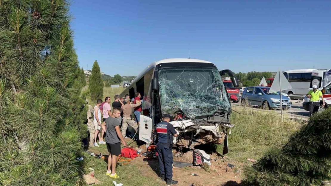 Eskişehir'deki otobüs kazasında yaralı sayısı 41'e yükseldi