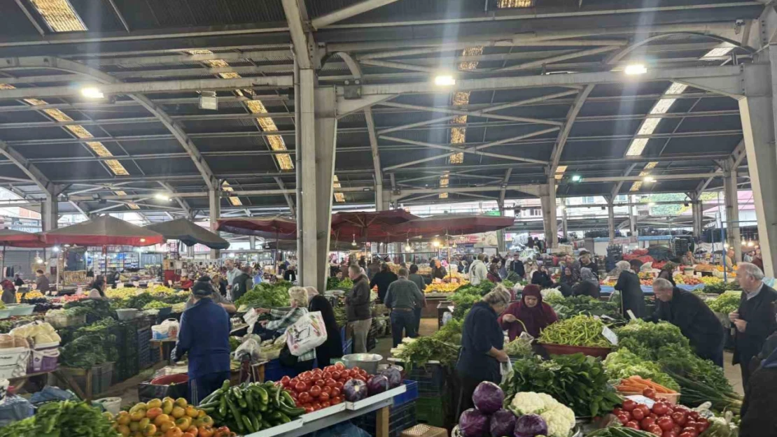 Halk pazarında fiyatların yüksek olması ilgiyi düşürdü