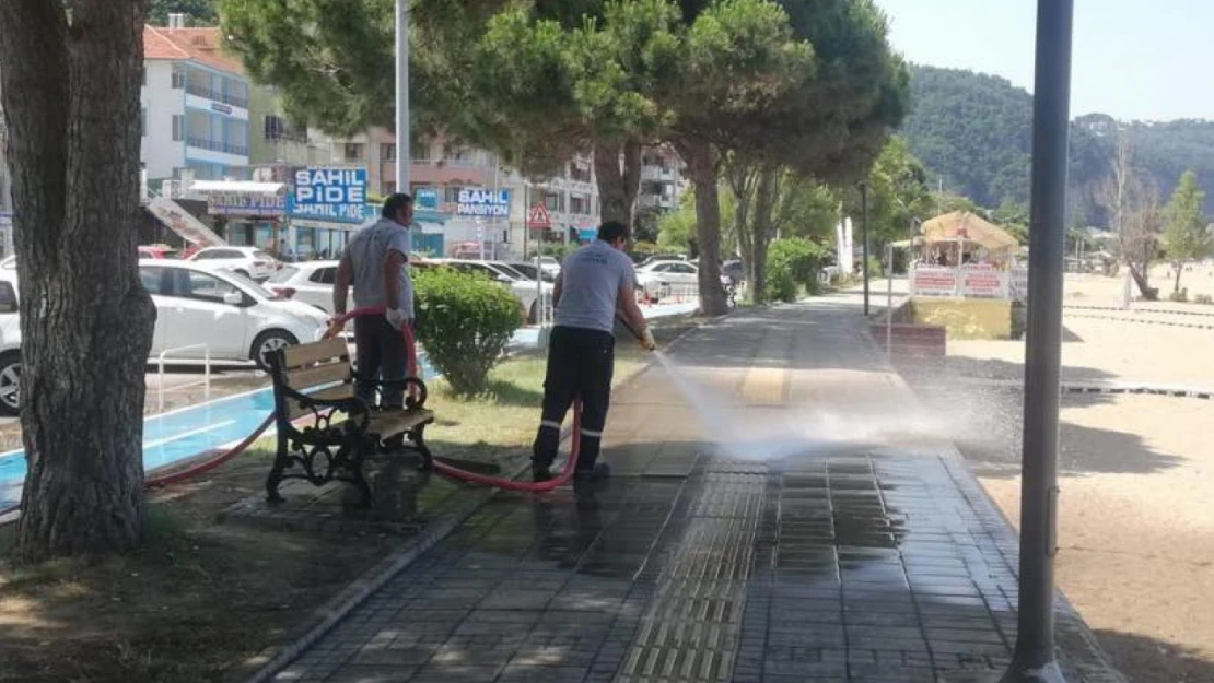 İnkumu'da bayram sonrası temizliği