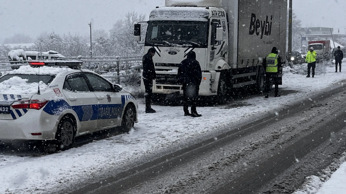 Kar kazaları beraberinde getirdi