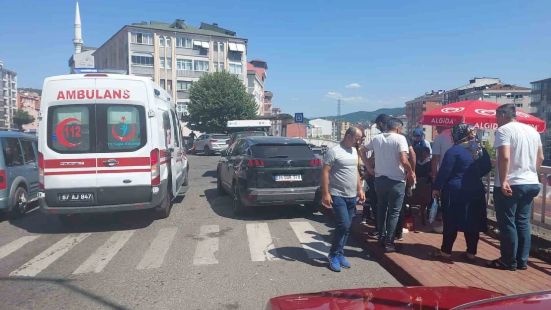 Kdz.Ereğli'de otomobil ile motosiklet çarpıştı: 2 yaralı